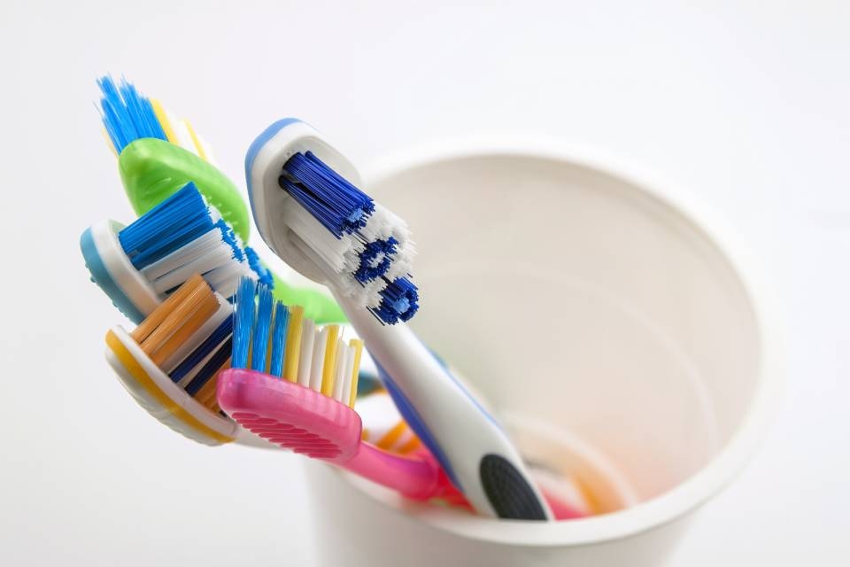 how to choose the best toothbrush for your teeth